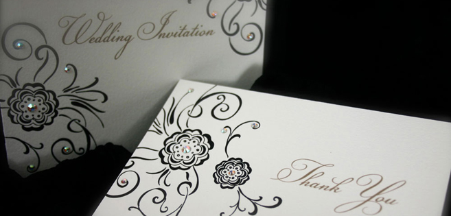 Through close communication with our experienced wedding stationery 